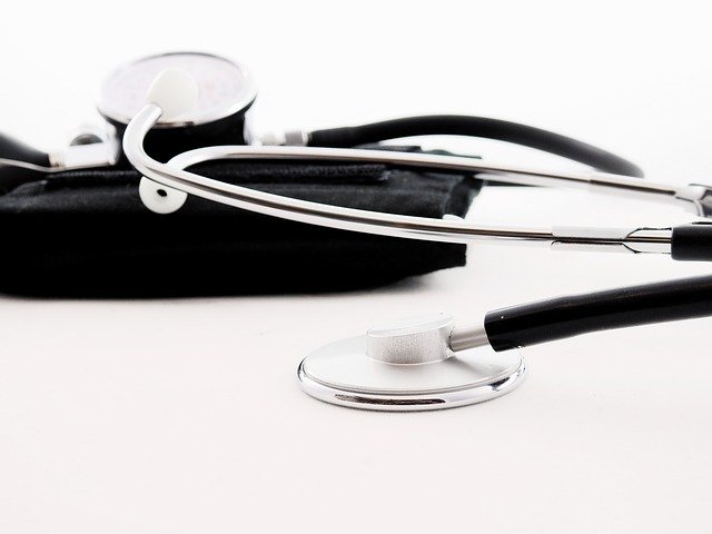 Blog ilustracija: ORL ordinacije – Lekari upozoravaju – ne lečite se na svoju ruku